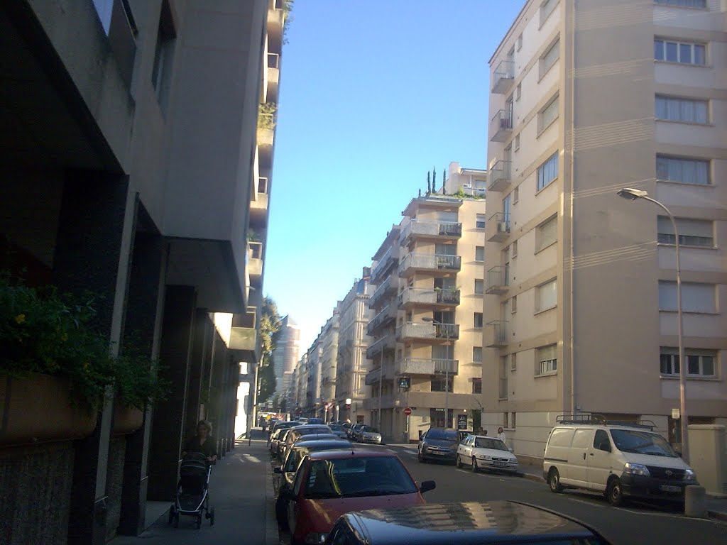 Rue de la tete d'or lyon by Salomon BARZILAI & Jerome IBY