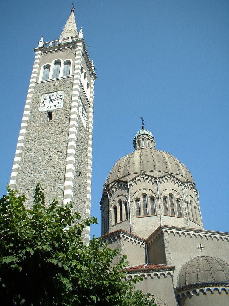 Chiesa S. Mamante di Lizzano in Belvedere (vista lato sinistro) by Guido Lenzi