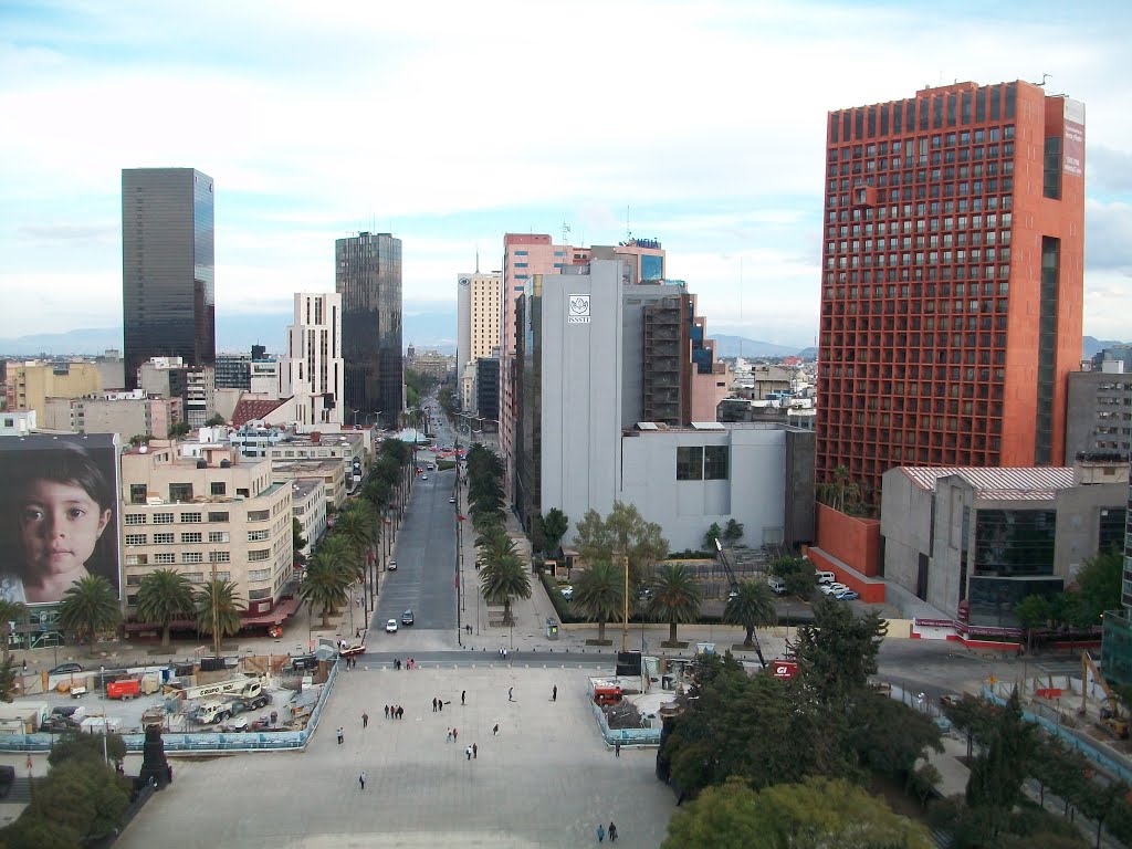 Avenida Gomez Farias en México DF by Tony Castillo.