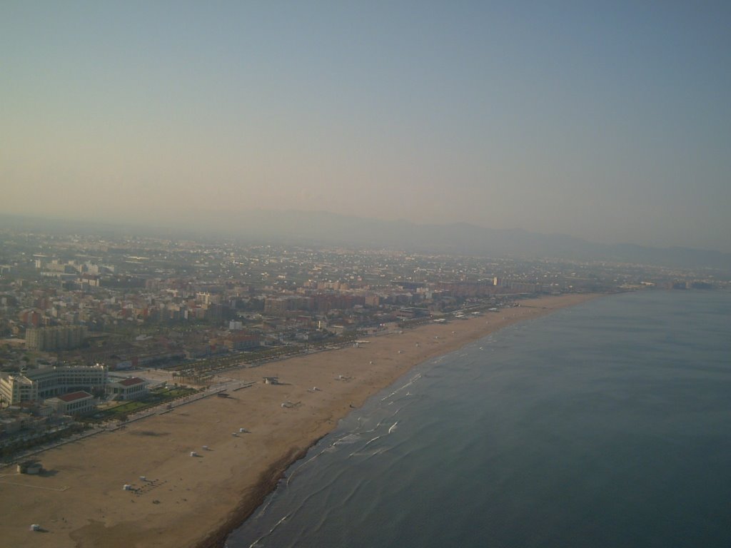 Playa de las arenas desde el aire by capas