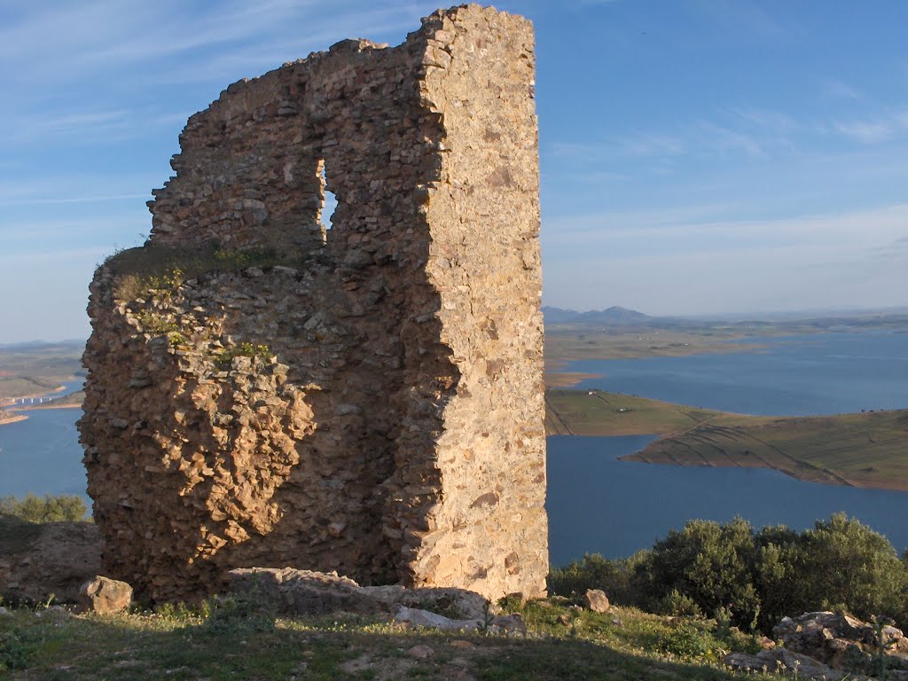 Torre-embalse de alange by Norberto Navarro