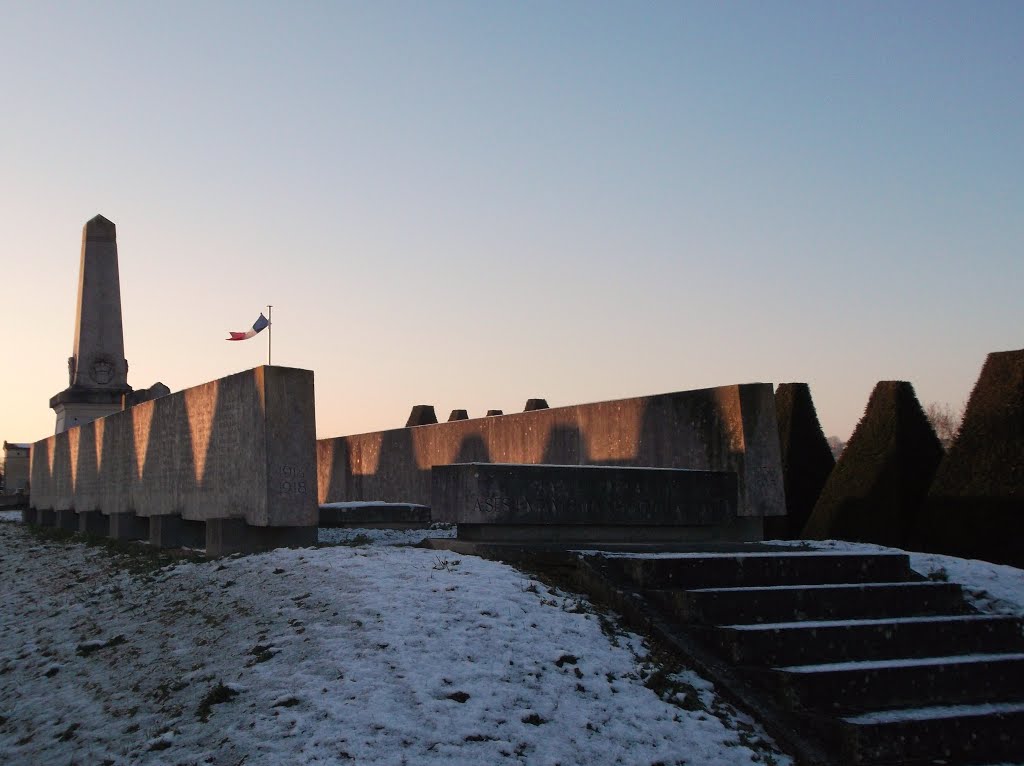 77-Lagny monument aux morts du Cimetière by jefrpy