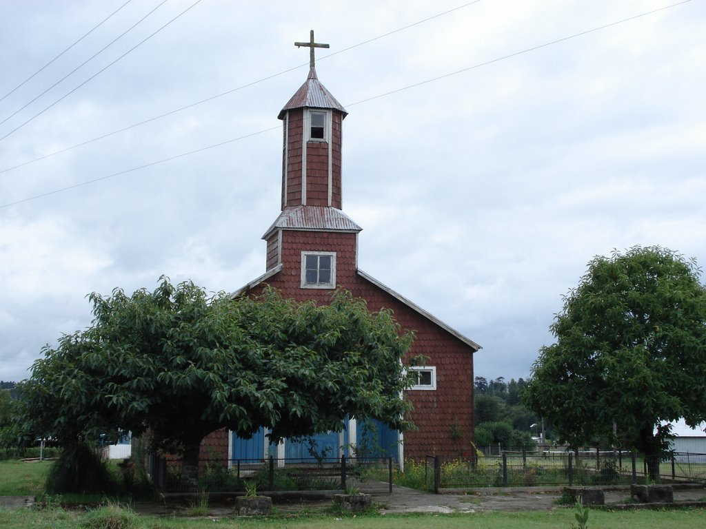 Lemuy, Isla de Chiloe, Chile, Iglesia de San Agustin by Rolando Canessa