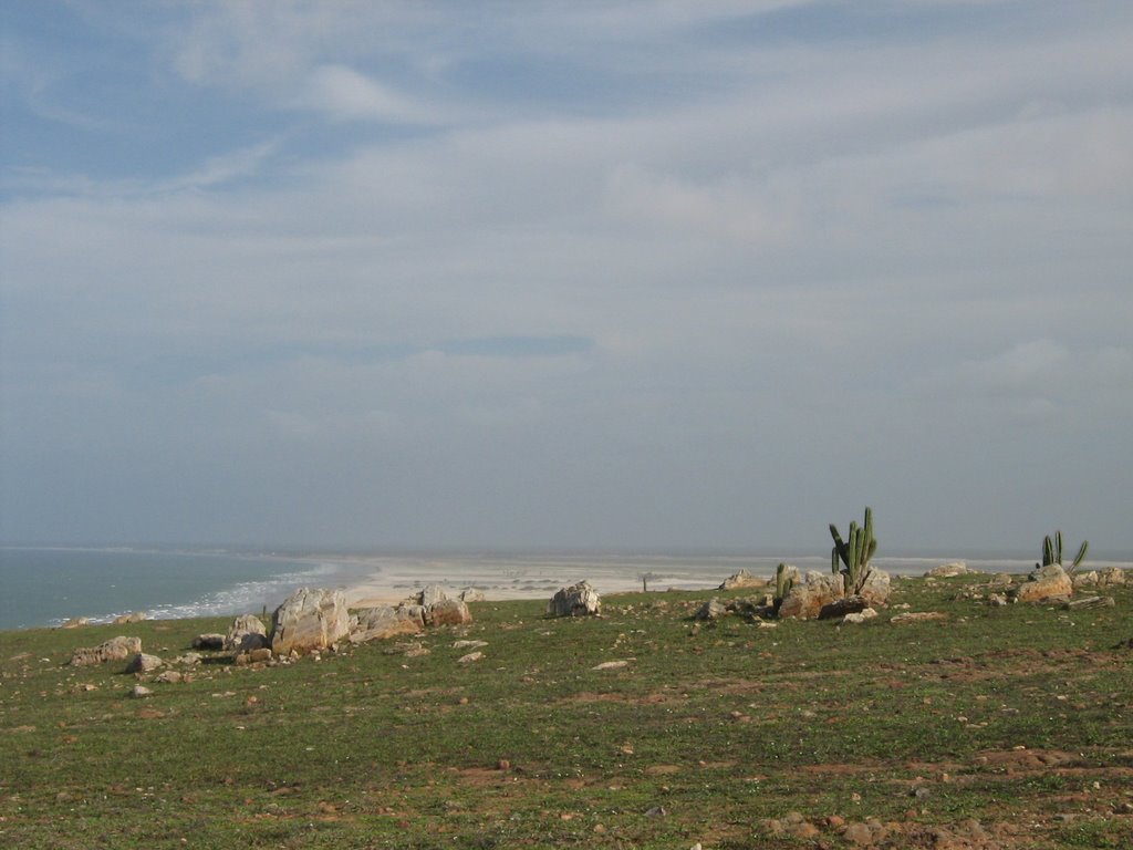 Parque Nacional De Jericoacoara - vista do serrote by Aldízio Lima de Oliv…