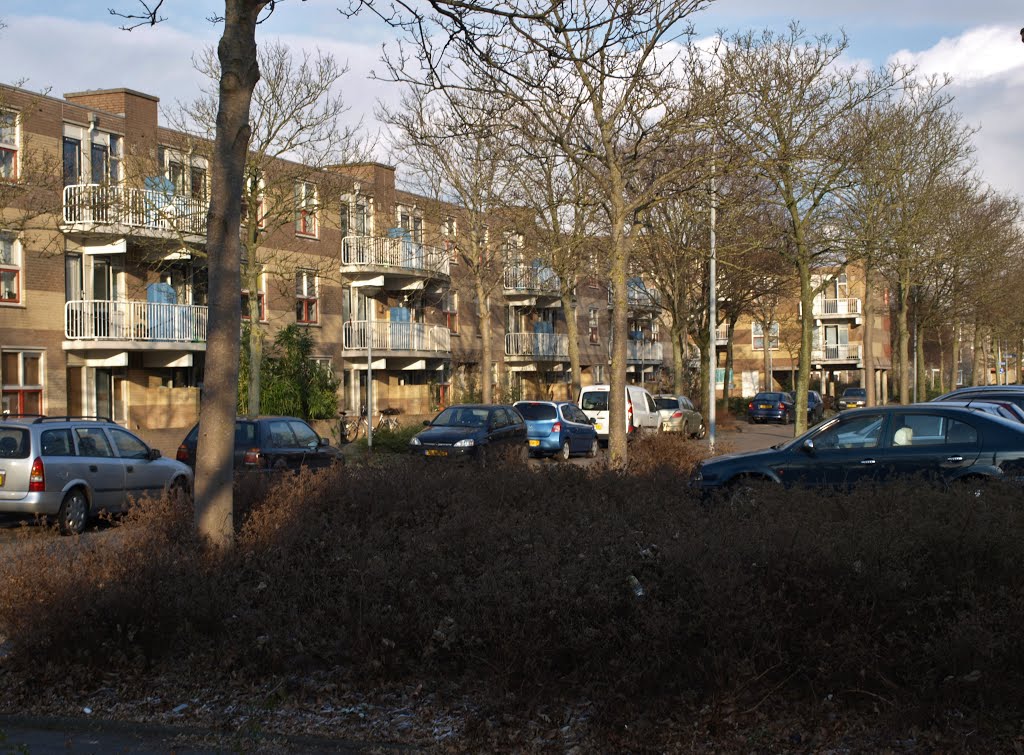 Woonbuurt Wibenaheerd in Beijum van het Architectenbureau Ben Loerakker, Kees Rijnboutt & Hans Ruyssenaars. by Hans R van der Woude