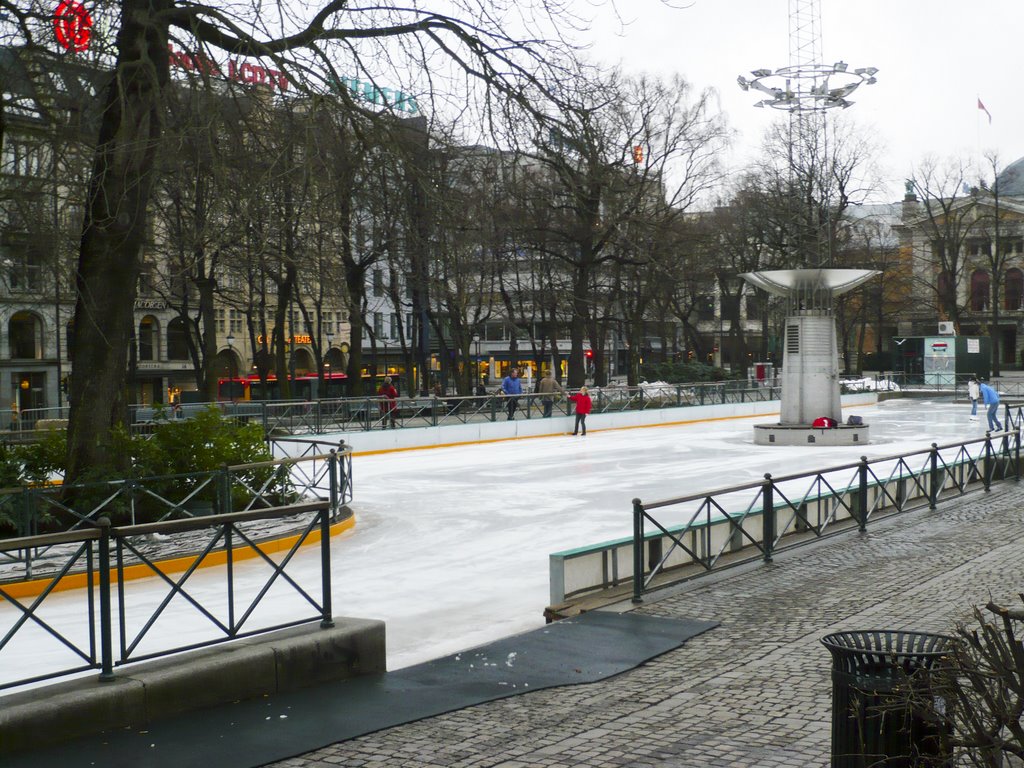 Ice Skating, Oslo by andym797