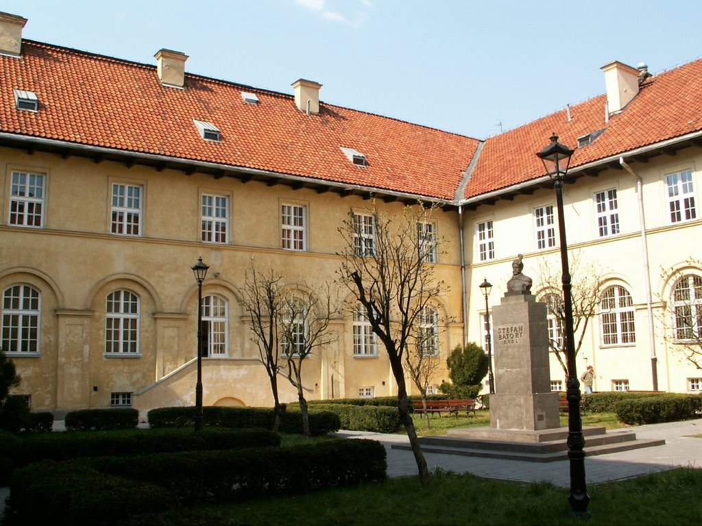 The Batory secondary school by cvn i tapir