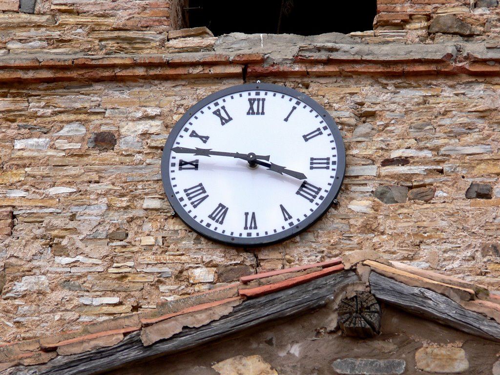 VALDEMADERA (Valle del Alhama). Reloj de la Iglesia. by Carlos Sieiro del Nido