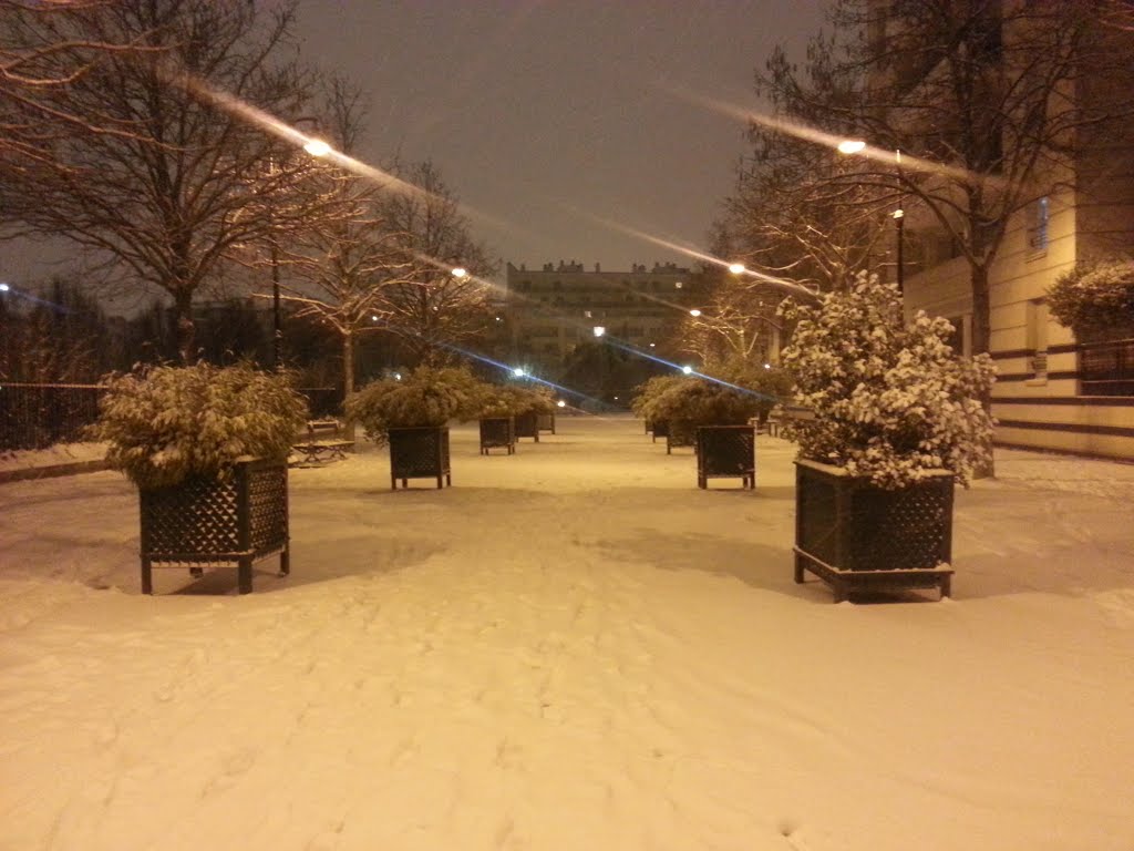 Rue jacques Hillairet sous la Neige by Kamel Eckmühl