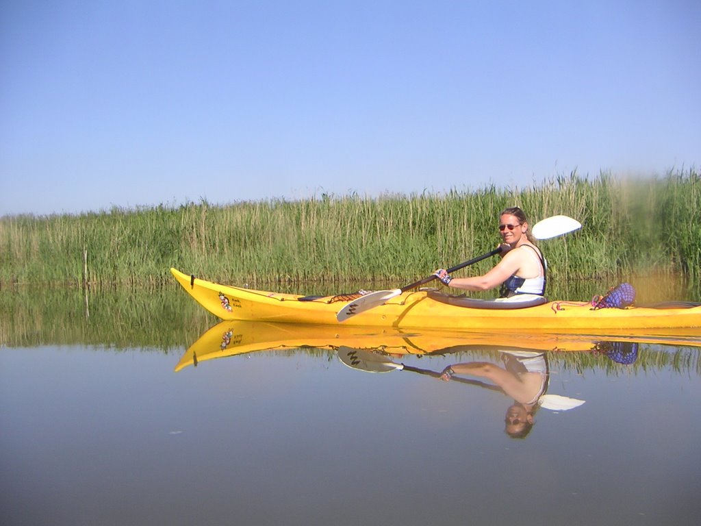 Kayak Elfstedentocht by Leon Peute