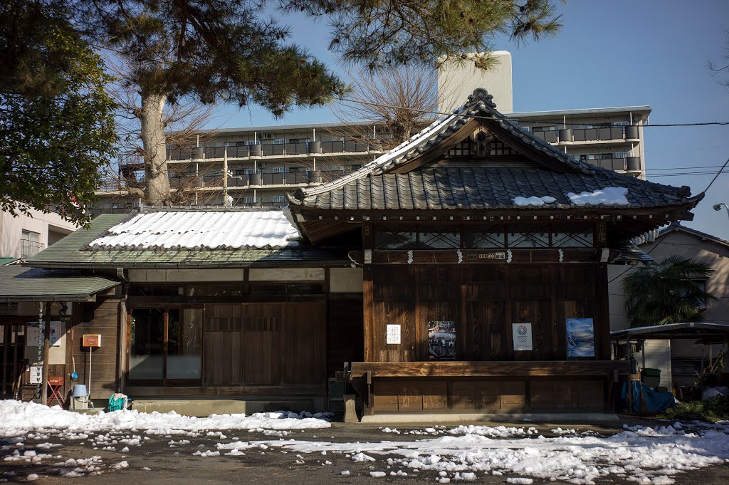 Komadome-Hachiman Shrine / 駒留八幡神社 by Kangoo_