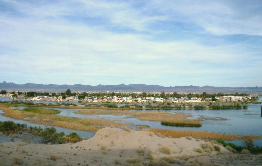 Needles Fwy.- A la frontière de la Californie et de l' Arizona sur la 66 Road by Pierre-André Leclercq