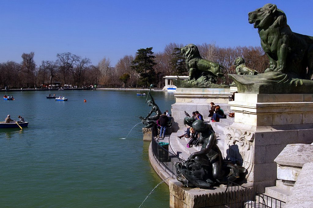 Estanque, Parque del Retiro, Madrid, España by Antonio Alba