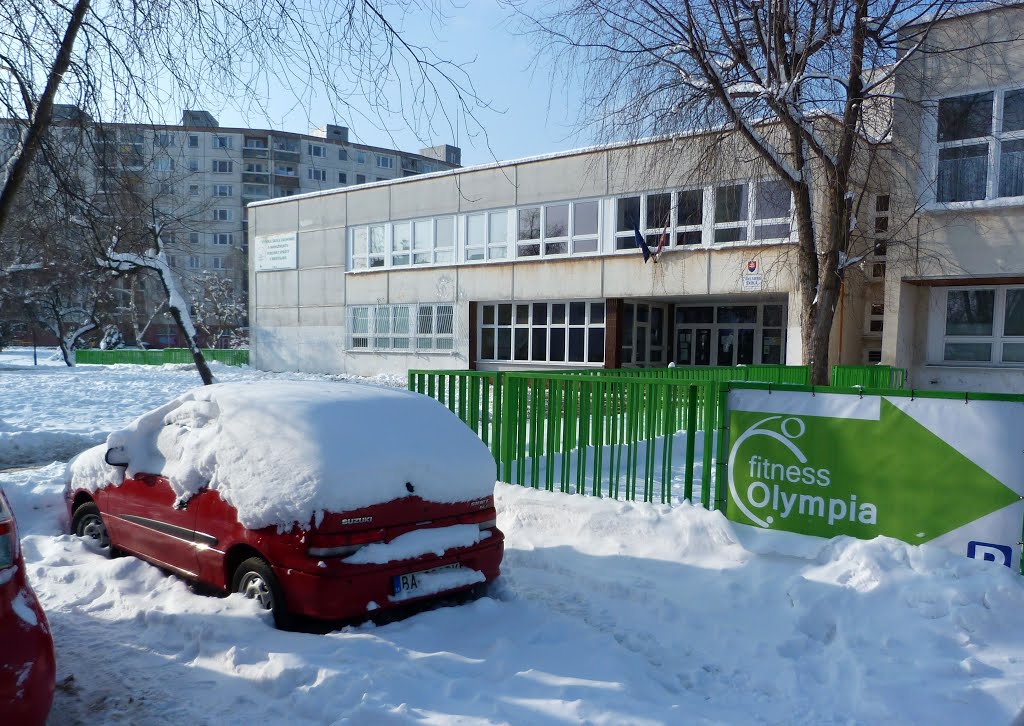 Elementary school, Železničná Str., Bratislava Vrakuňa, Slovakia by karolplus