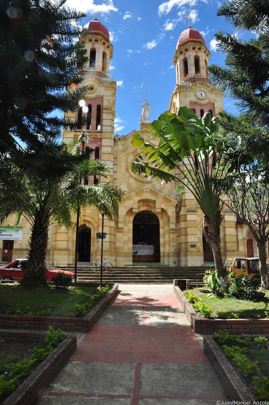 Iglesia de Onzaga by TERTIUSBAR