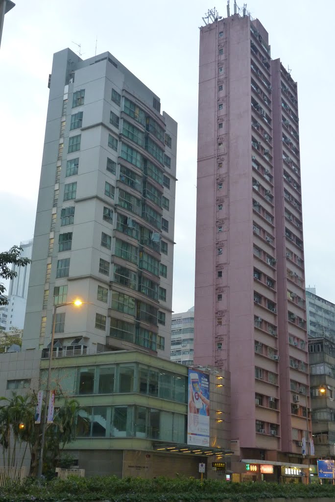 Castle Peak Road, Tsuen Wan by Sven Mueller