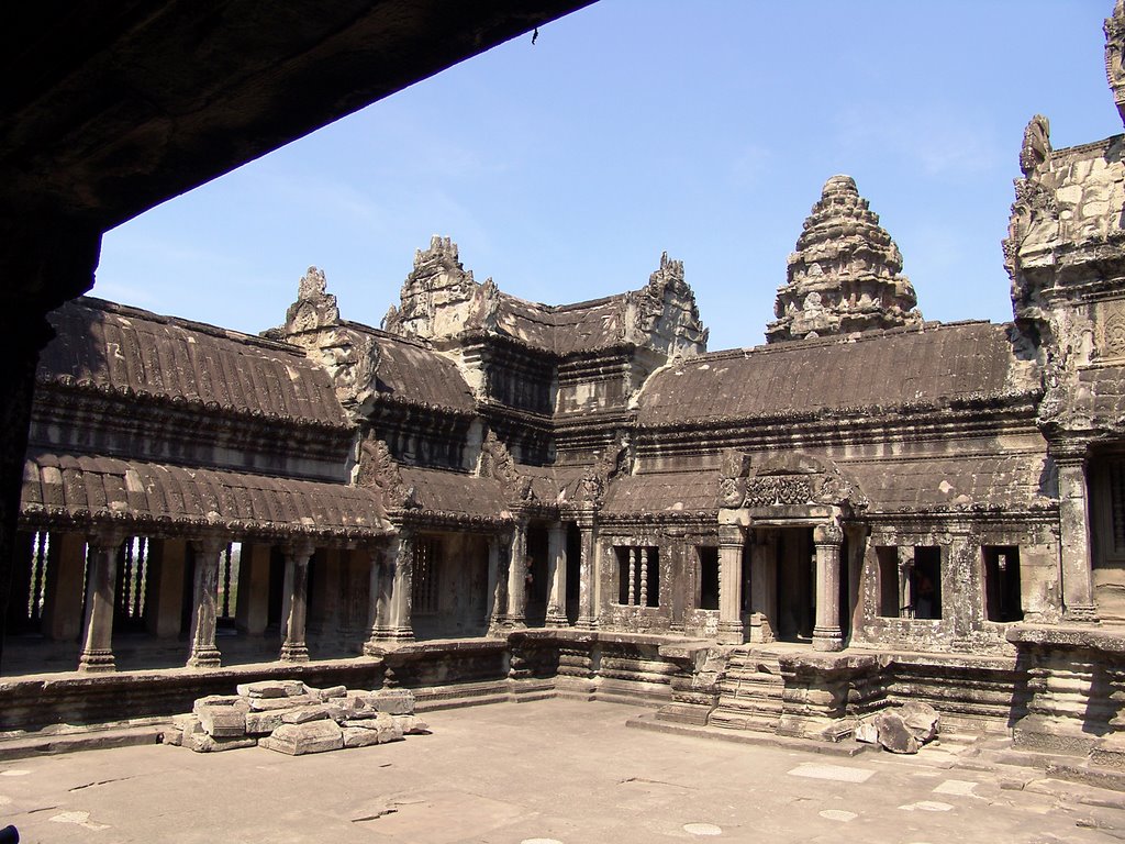 Angkor Wat by rokaPic40666