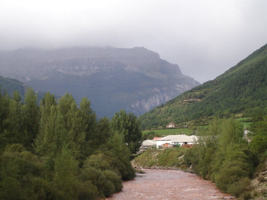 Valle de Hecho by José Antonio Gonzále…