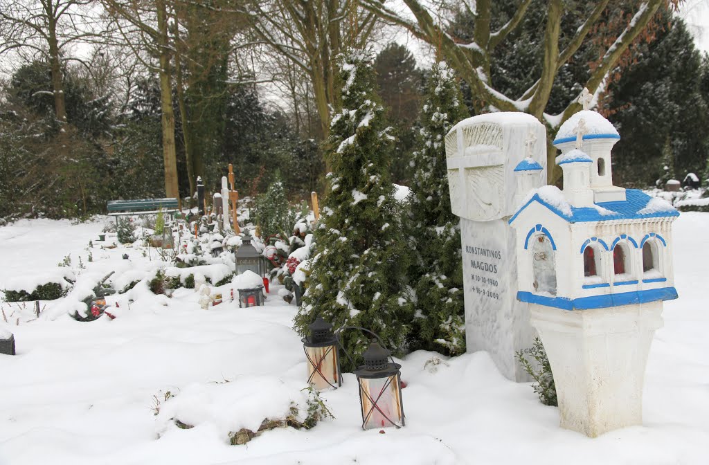 Christlich-orthodoxes Grabfeld, Friedhof Stoffeln by Bernd Bruns