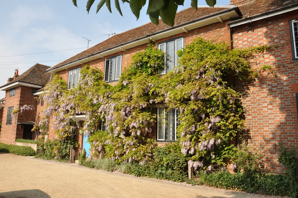 Thames River Walk (2011-05) - Cottage at Sutton Courtenay by across.5.continents