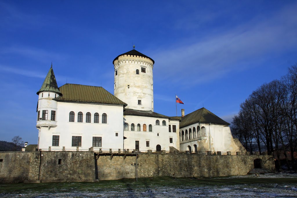 Budatínsky zámok / Budatín Castle (13.-19. century) by Jan Madaras