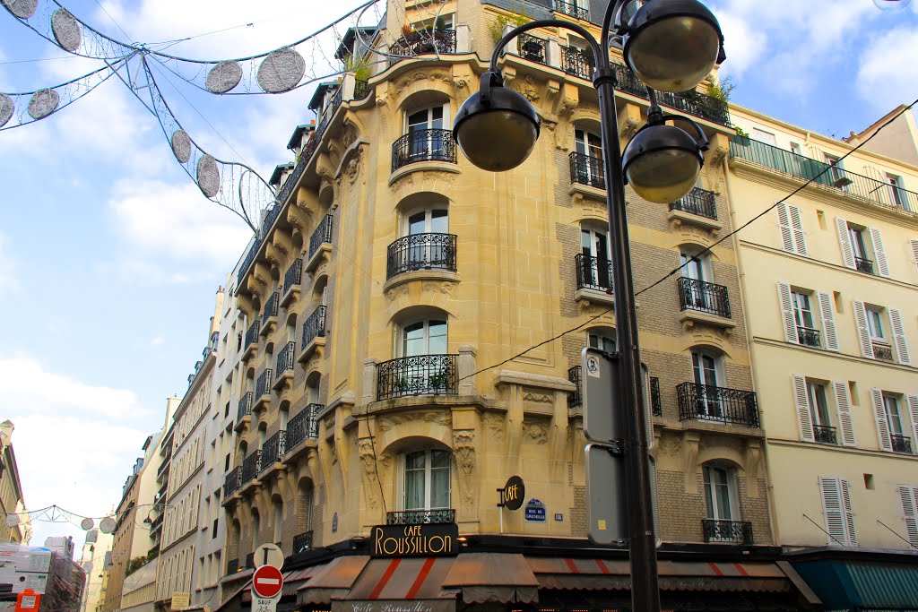 Rue Cler, 7eme, Paris, France by MICHAEL  JIROCH  &  www.michaeljiroch.com