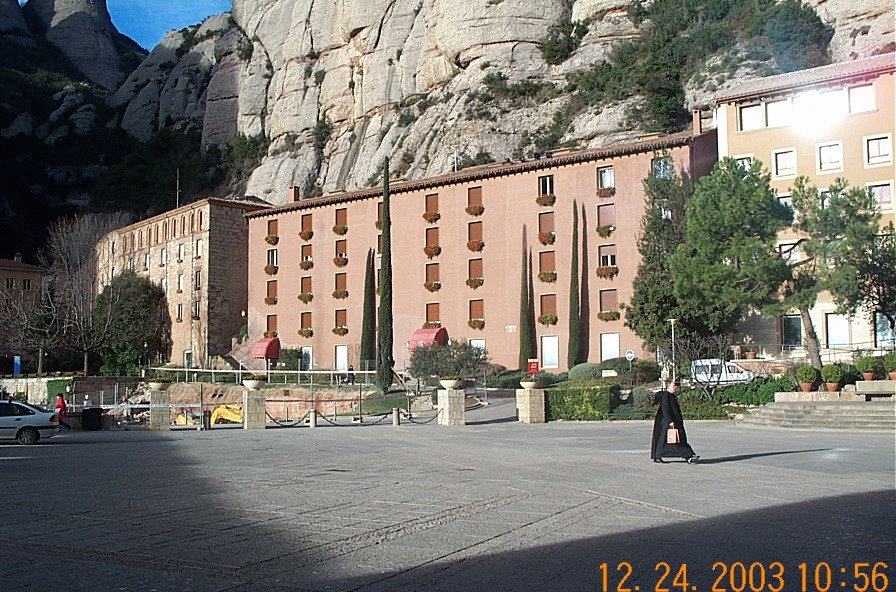 Monasterio de Monserrat cataluña España by © xeima