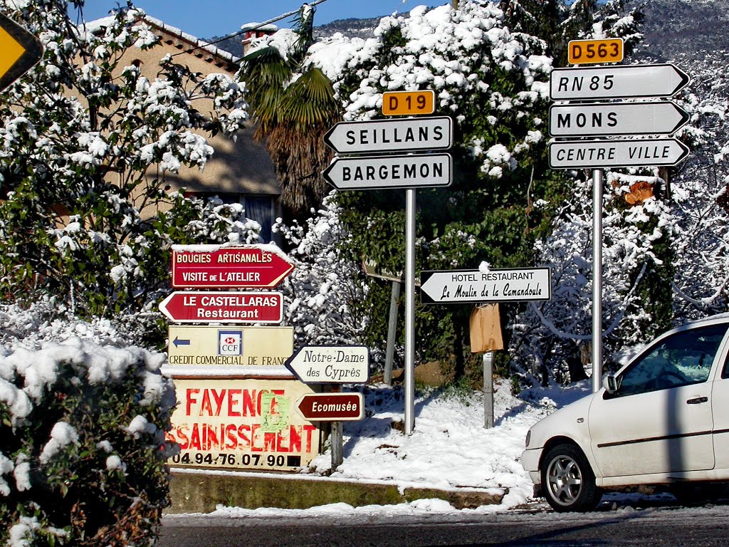 Fayence : neige sur le bas-Var by Royon