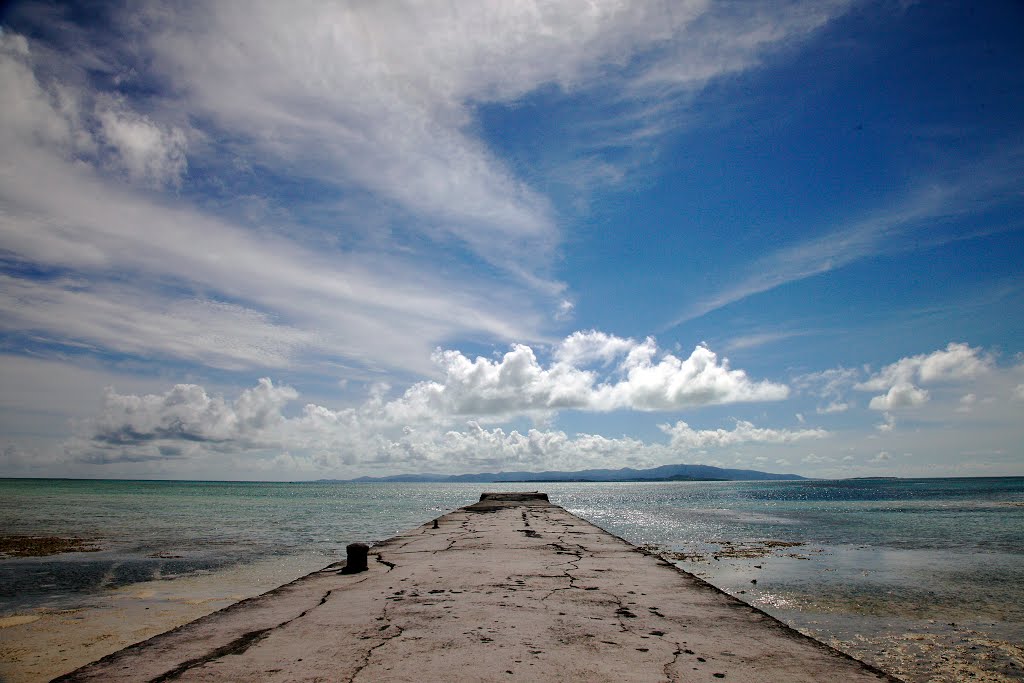 "Nishi-Sanbashi" pier, Taketomi Isl., Okinawa by H.Furuichi