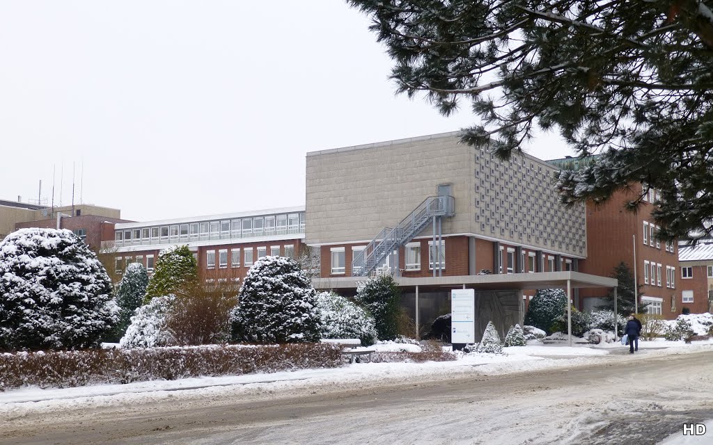 Thuine - Teilansicht vom St.Elisabeth-Krankenhaus by Heribert Duling