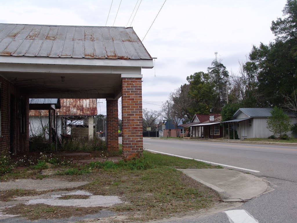 Downtown has seen better days, Hosford Fla (12-25-2011) by Ken Badgley