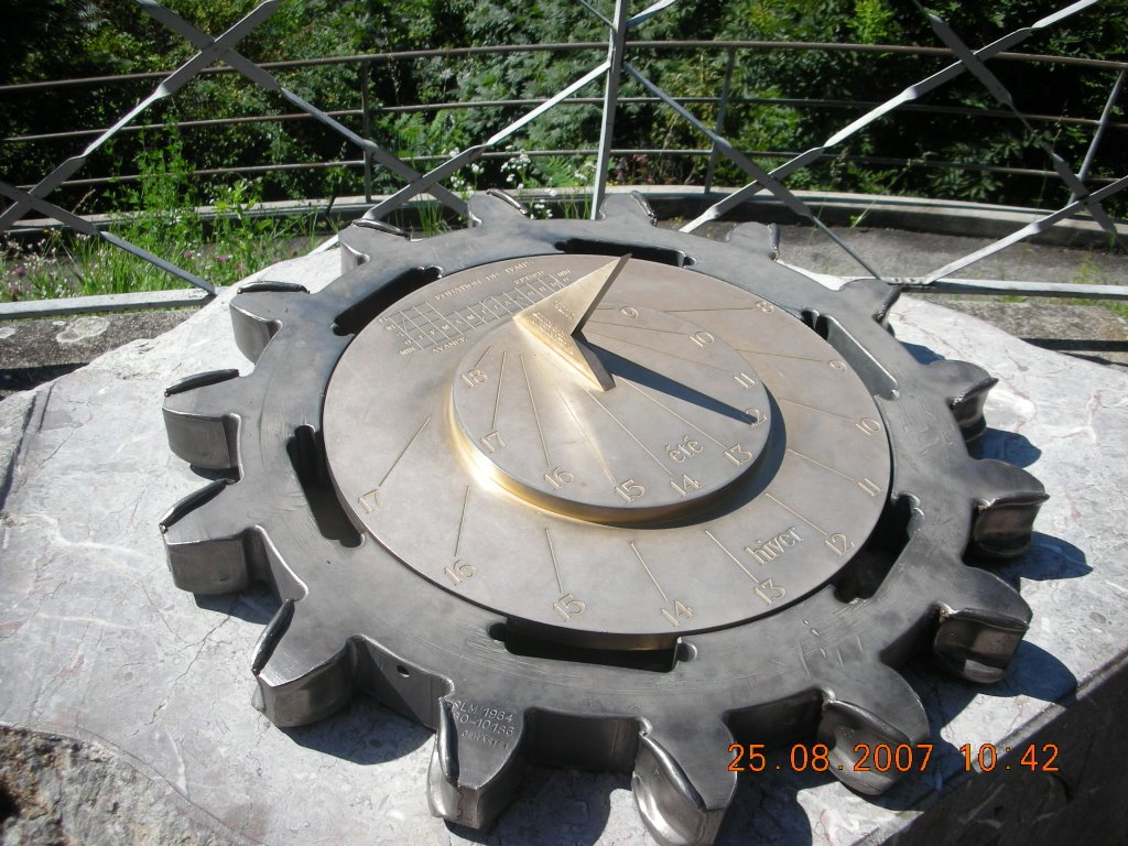 Solar clock in the Glion station by Will Inkyu Moon