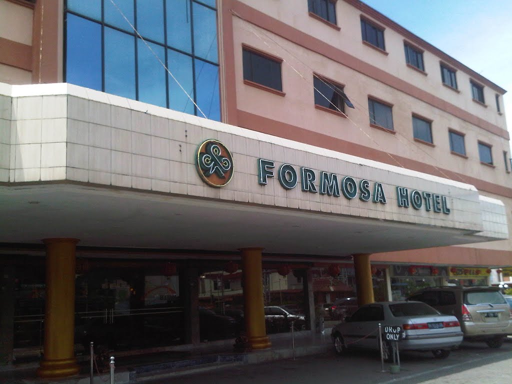 Formosa Hotel by Luther Sihombing