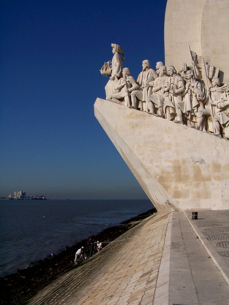 Lisboa, Padrão dos Descobrimentos: look out by Flavio Snidero