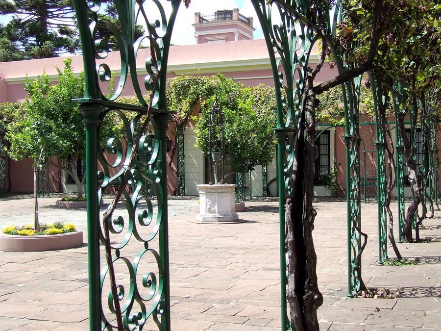 Palacio de San Jose - patio de las parras- by Fernando Lafata