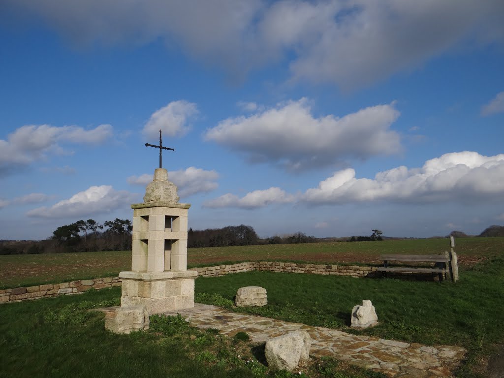 Pouldreuzic - Vestiges de la chapelle du Loc - 2013 by Breizh...up!