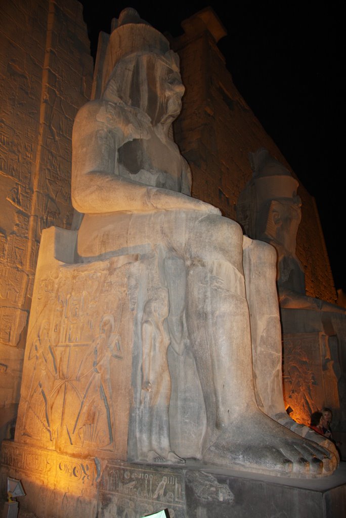 Luxor Tempel bei Nacht by Hermann Hammerschmid…