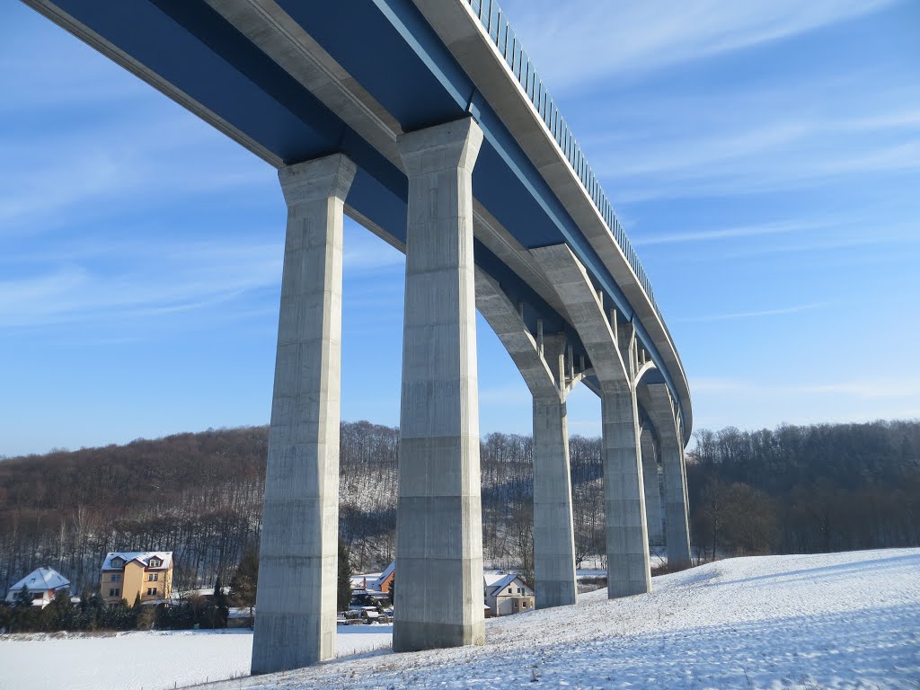 Autobahnbrücke über den Lockwitzgrund by Uwe Pilch