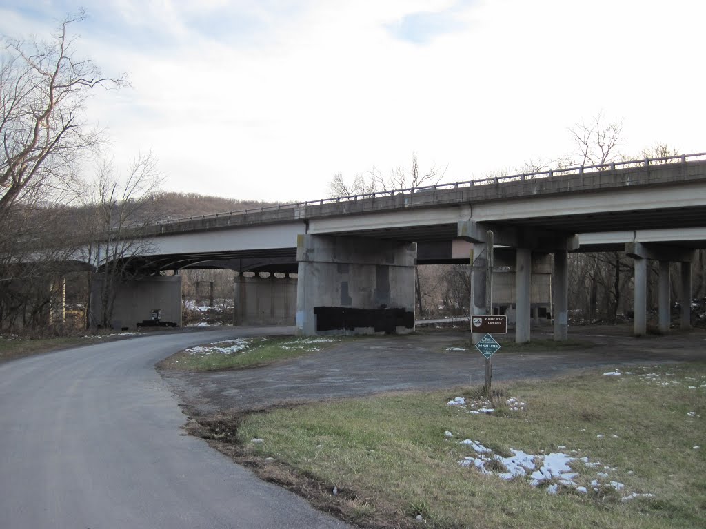 Detail of the parking area for Shenandoah river access by midatlanticriverrat