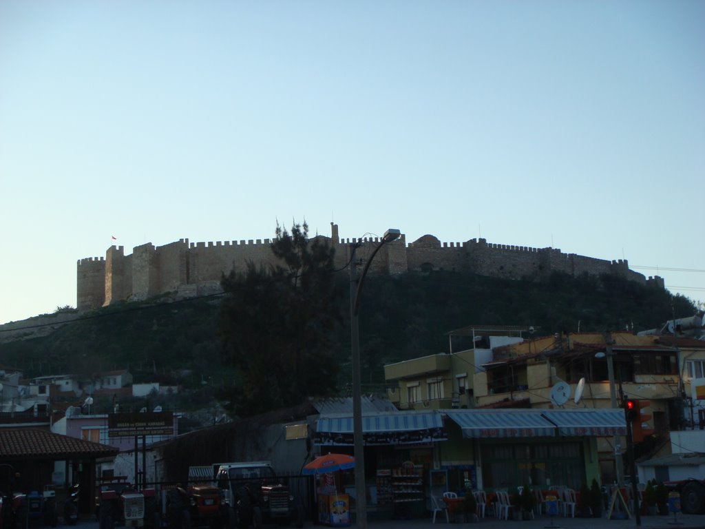 Selçuk Castle by alisntrk