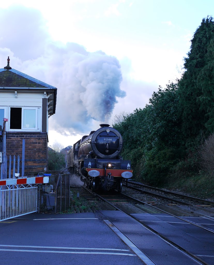 6201 at Henwick crossing Dec 2012 by simon t