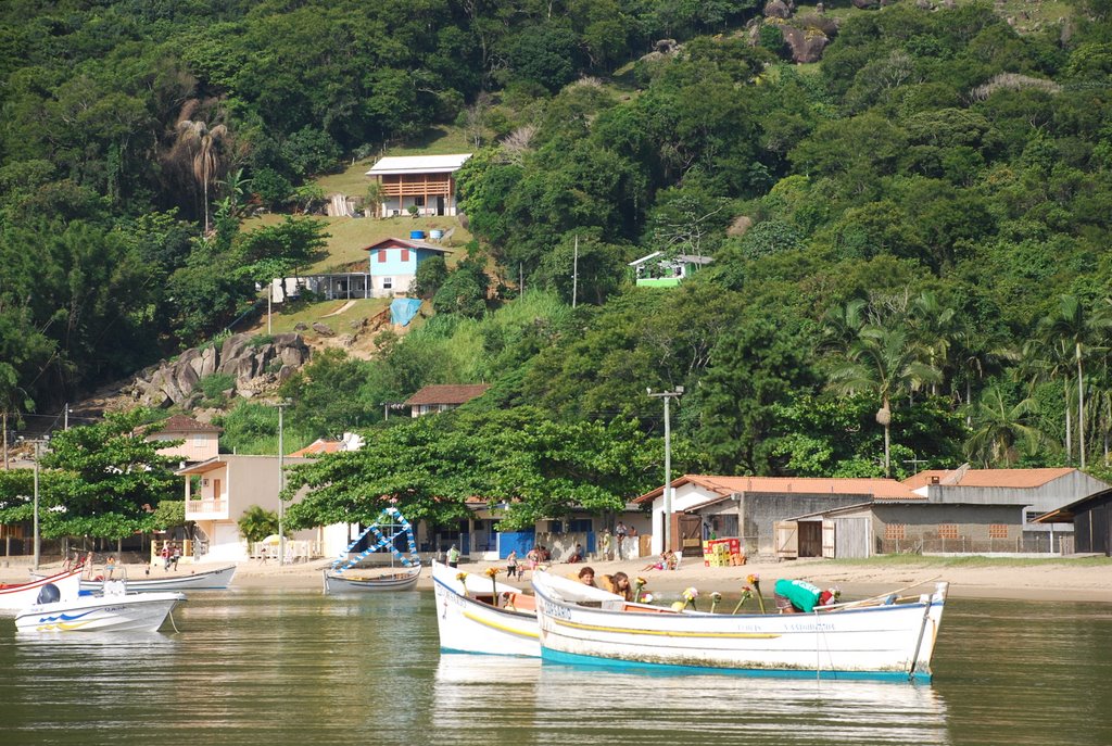 Rod. Baldicero Filomeno, 20477 - Ribeirão da Ilha, Florianópolis - SC, Brazil by Eber Beck