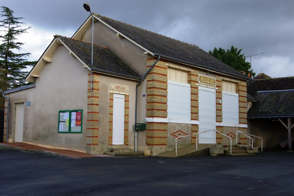 Mairie de Briosne lès Sables by Jean-Paul Dominique BERTIN