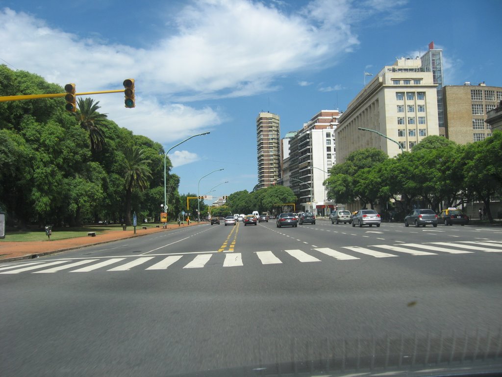 Avenida Libertador by gtolot