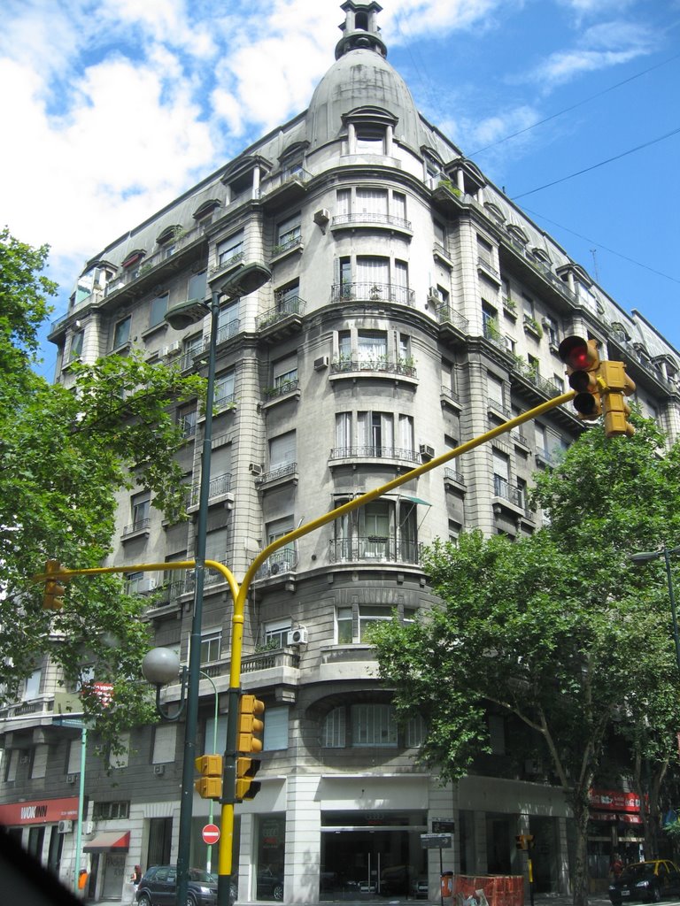 Edificio sobre Av. Leandro N. Alem y Lavalle by gtolot