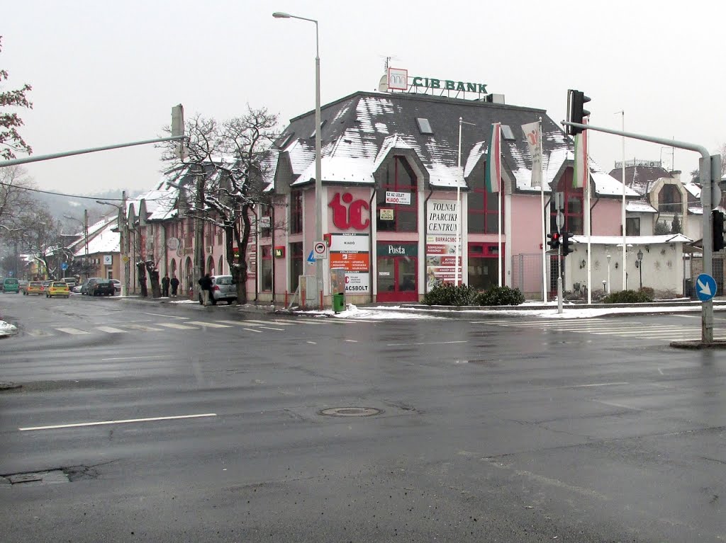 201301281515 Csillaghegy fő forgalmi csomópontja (a Mátyás király út- és a 11-es út kereszteződése) by Harmadik