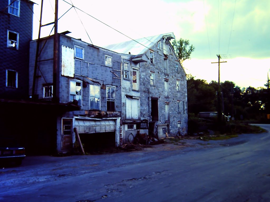 HINKLETOWN MILL - LANCASTER CO, PA (ADC L19 B10) by ophiuchus