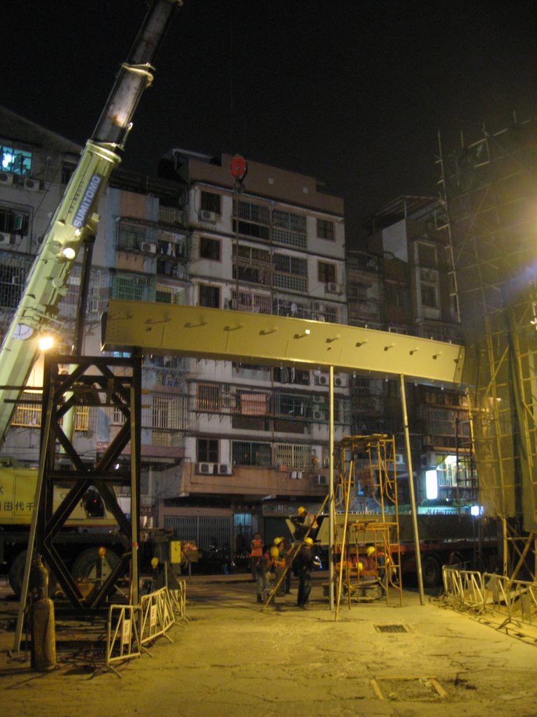 Footbridge in contruction by Fongfong