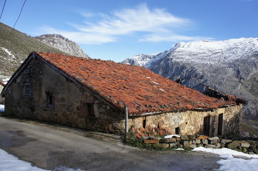 La Foceicha (3) by La Casa del Chiflón (Bulnes)