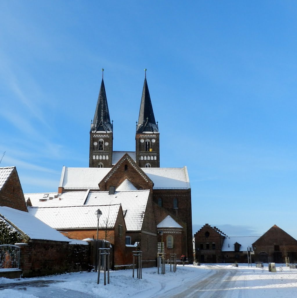 Stiftkirche von Jerichow, ältester Backsteinbau Ostdeutschlands by K. Fischer